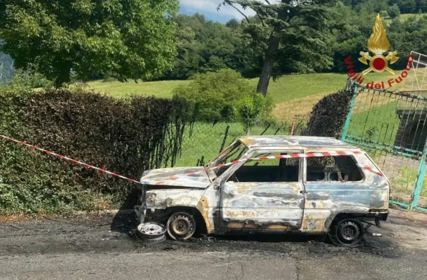 Auto in fiamme Olmo Al Brembo