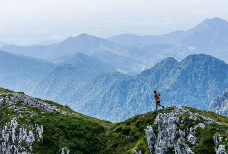 Passaggio su cima Alben