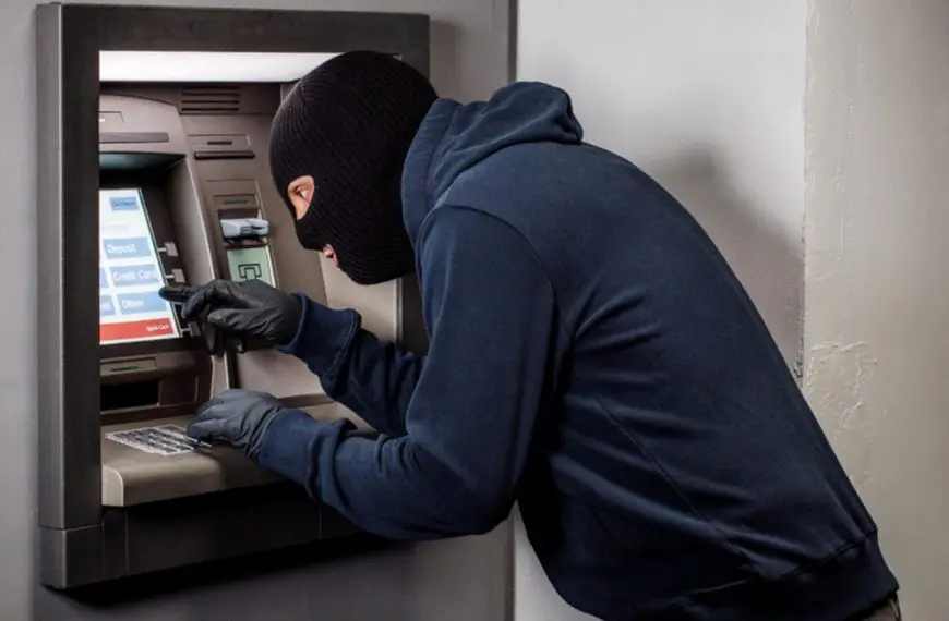 Treviglio: nella notte furto con esplosione al bancomat del Banco Bpm