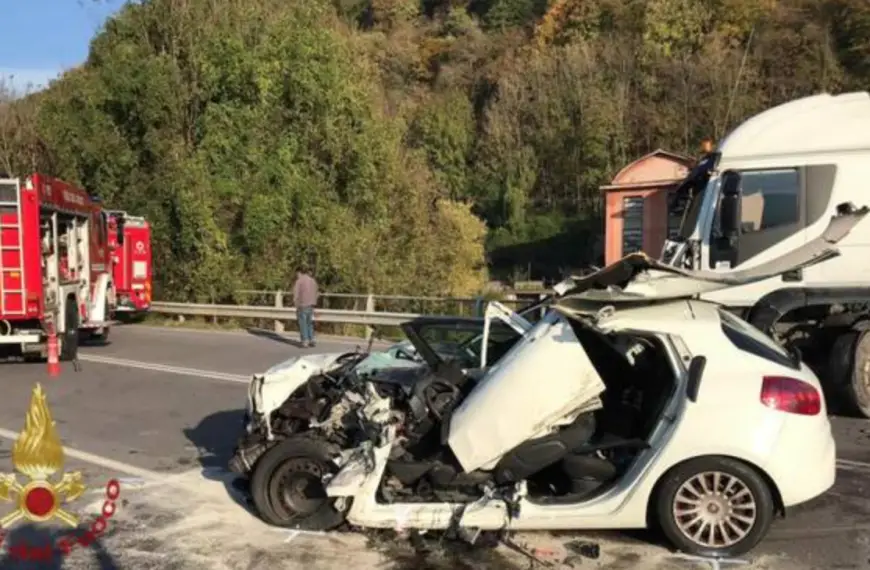 Casnigo: scontro tra auto e camion. Grave un 51enne