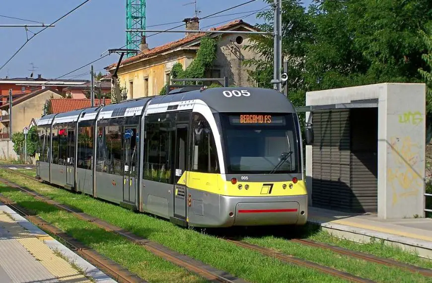 A bordo della Teb senza mascherina: il conducente lo richiama e lui lo aggredite. Denunciato 40enne