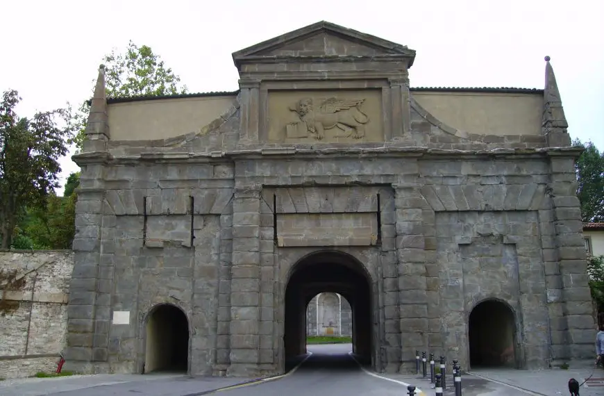 Addio barriere architettoniche alla Porta Sant’Agostino: una rampa la renderà accessibile