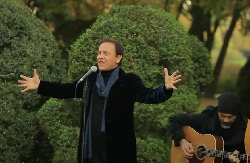 Amore, dolcezza e un filo di malinconia nel video di Invisibili di Roby Facchinetti dedicato a Stefano d’Orazio