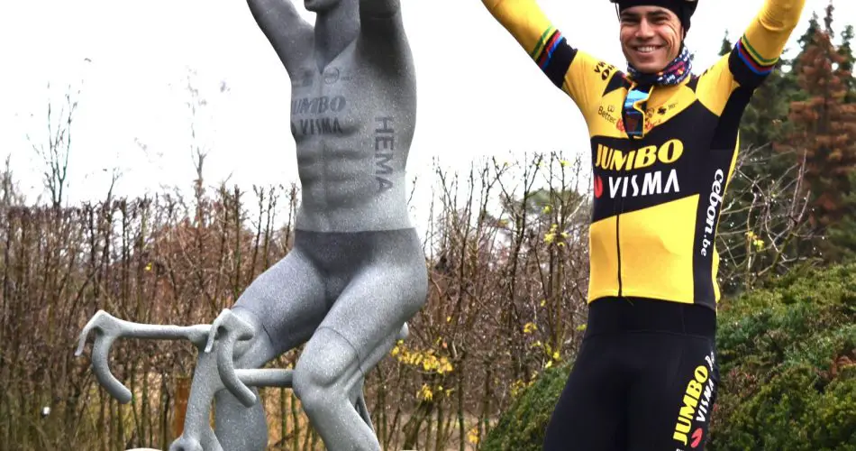 Statua Wout Van Aert Bianchi