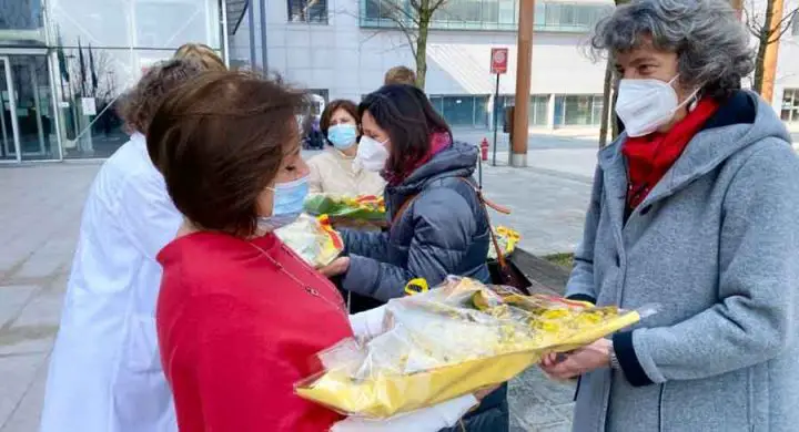 omaggio alle donne della cura