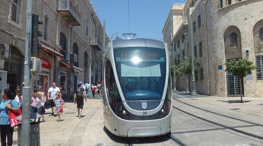 Tram puntuali in Israele