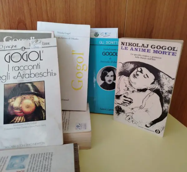 Rileggere Gogol